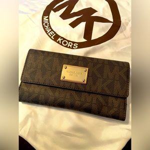 100% Authentic Michael Kors Wallet